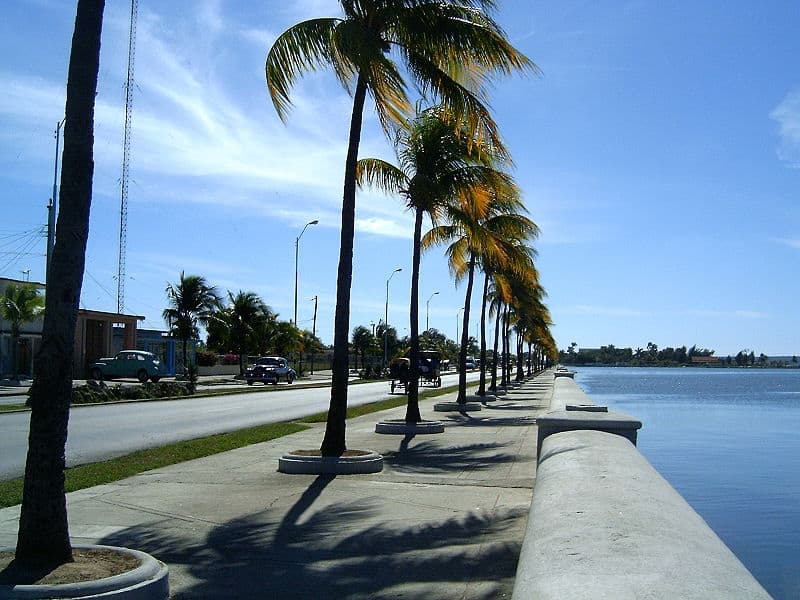 No te puedes marchar de Cienfuegos sin visitar el Malecón