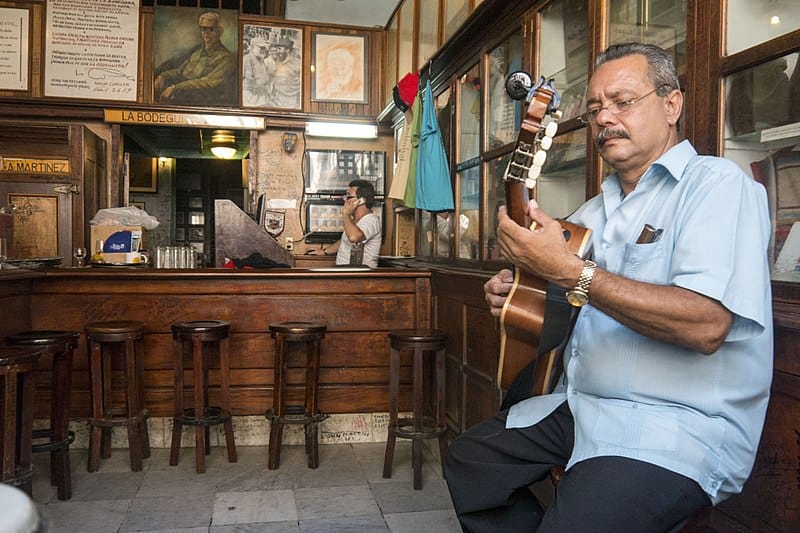 En la Bodeguita del Medio solo se escucha música en vivo