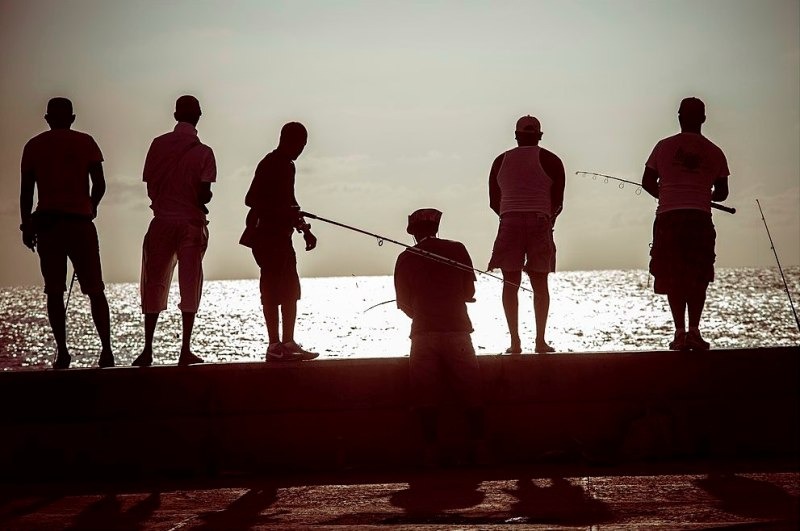 Pescadores en el Malecón