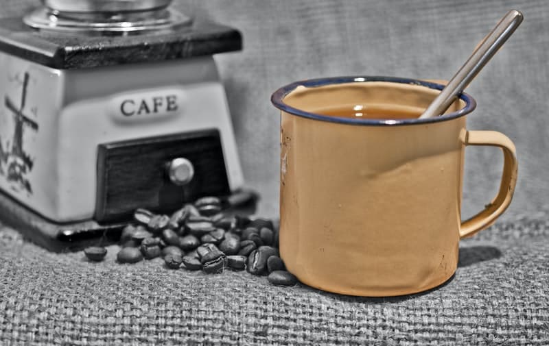 Tomar un delicioso café cubano