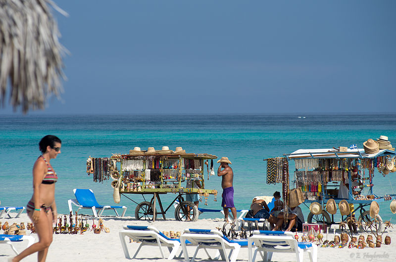 Vendedores en la playa