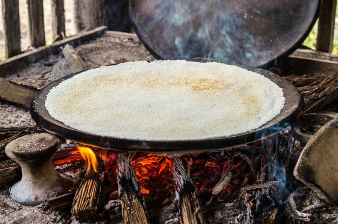 Casabe, la magia que convirtió la yuca cubana de veneno en manjar ...