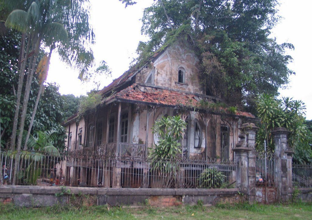 Chalet abandonado en Holguín