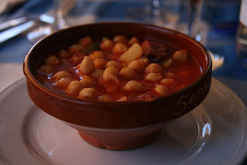 Potaje de alubias blancas cubano