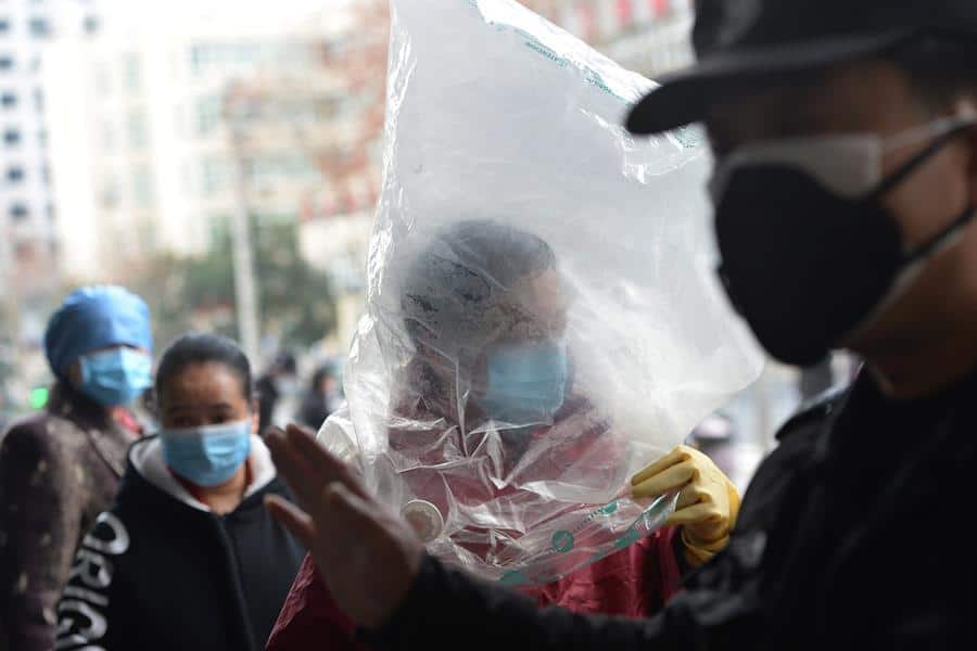 China escoge antiviral cubano para tratar al coronavirus