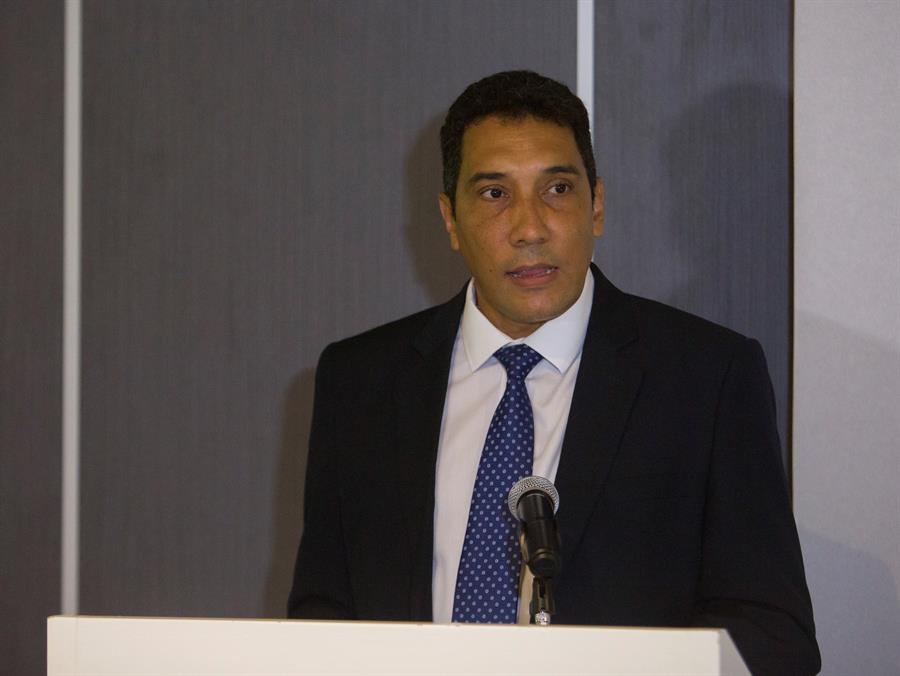 Compañías rompen contratos de transporte aéreo con Cuba