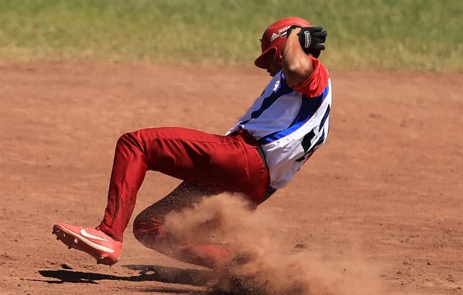 Cuba derrota a Argentina 10-0 en el Panamericano de Béisbol