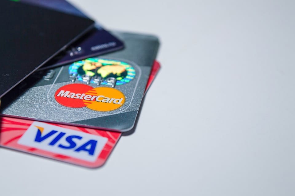 Presentan una demanda contra Visa y Mastercard bajo la ley Helms-Burton