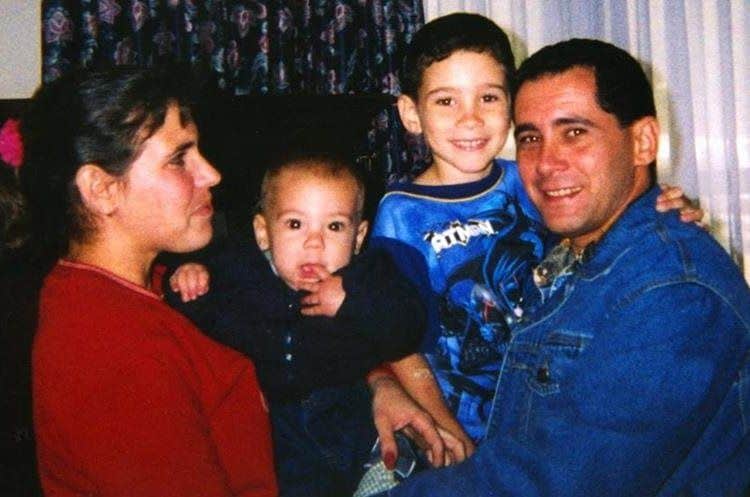 Elián González con su padre