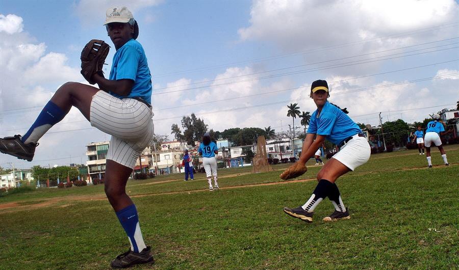 Peloteras cubanas asistirán a la Copa del Mundo en Tijuana