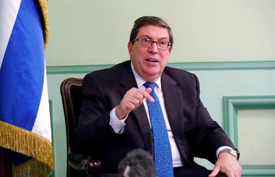 Cuba "cede" clínica en Bolivia por la COVID-19