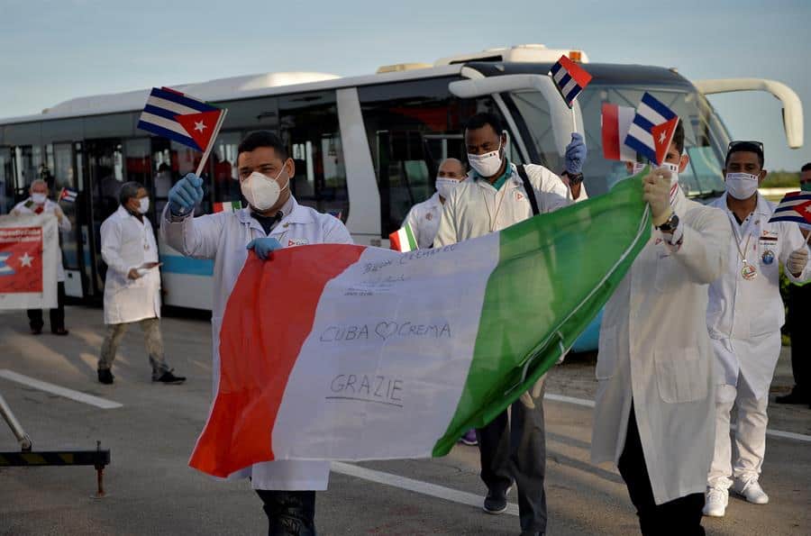 HRW pide a Gobiernos exigir a Cuba respetar derechos de médicos