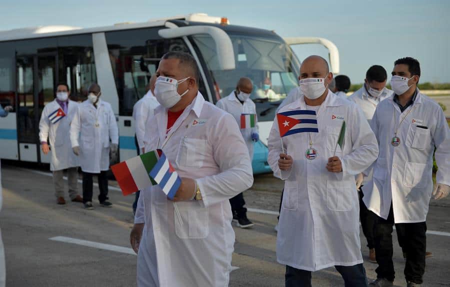 Músicos de EE.UU. y Cuba rinden homenaje a médicos cubanos