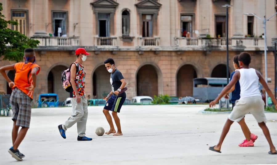 Una discreta baja en los contagios