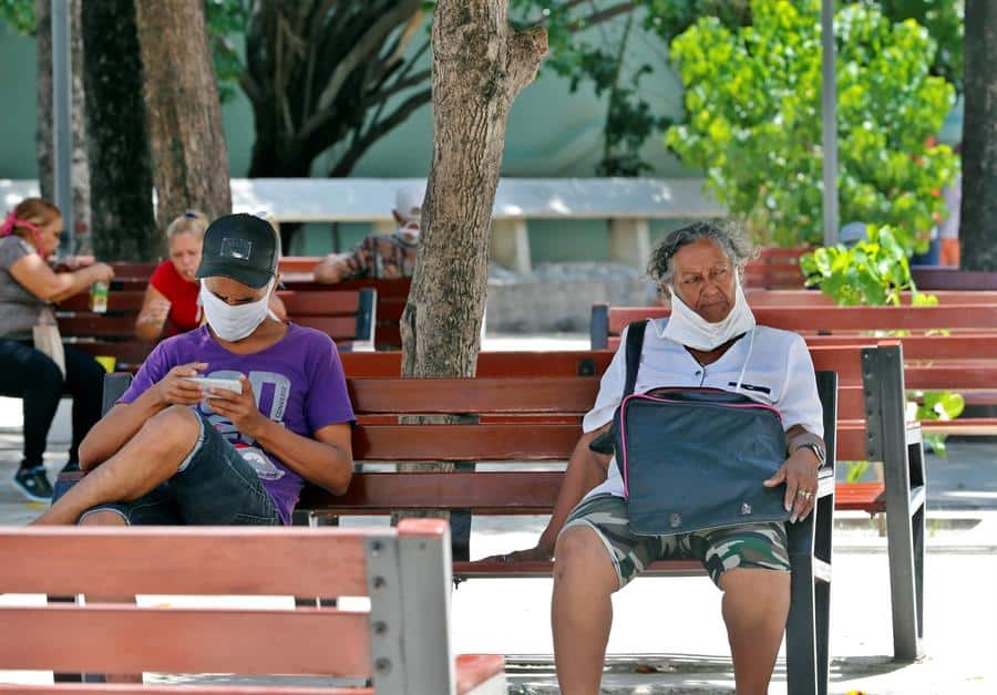 Cuba registra 46 nuevos casos de COVID-19 y la primera muerte en una semana