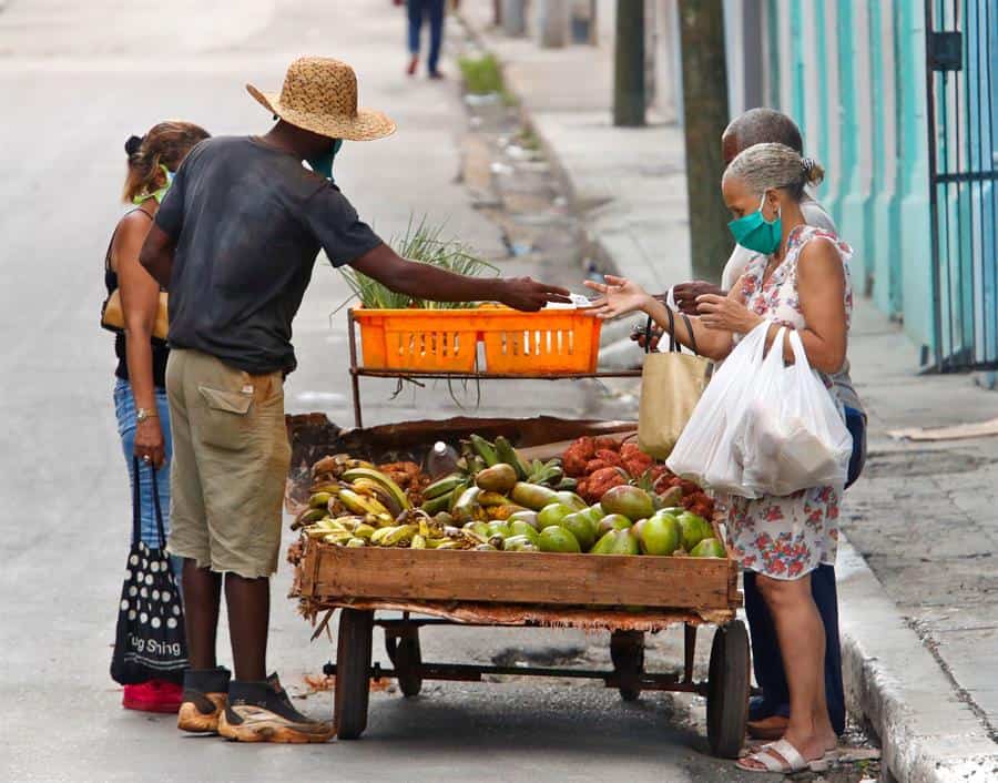 Cuba suma 65 nuevos casos de COVID-19 con rebrotes en La Habana