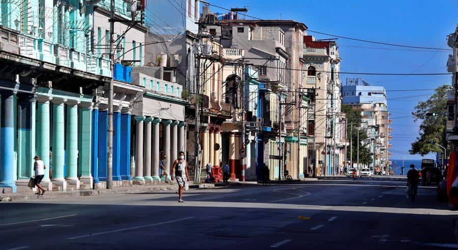Cuba suma 32 nuevos casos de la COVID-19 y aumenta el número diario de pruebas PCR