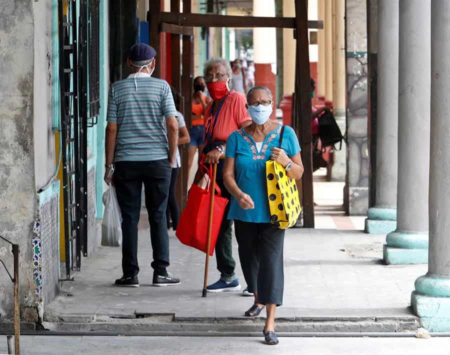 Cuba suma 52 casos de COVID-19 y eleva a 677 los pacientes activos