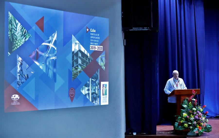 Cuba y China firman proyectos para compra de acero y modernización de la Aduana