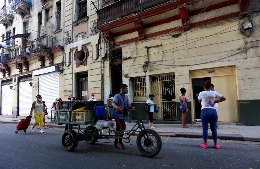 Cuba eleva en 82 la cifra de nuevos casos de COVID-19
