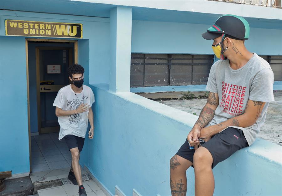 Cuba descarta vías alternativas para el envío de remesas por Western Union