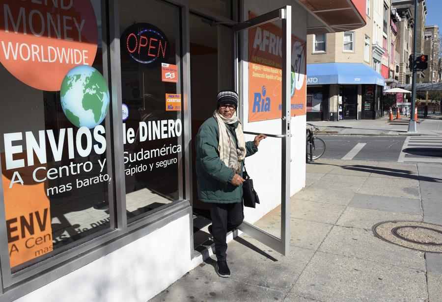 EE.UU. prohíbe el envío de remesas a Cuba a través de empresas con lazos militares