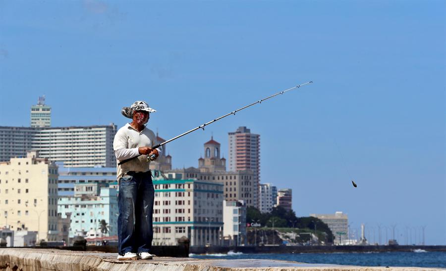 Playas y restaurantes dan vida a La Habana sin toque de queda