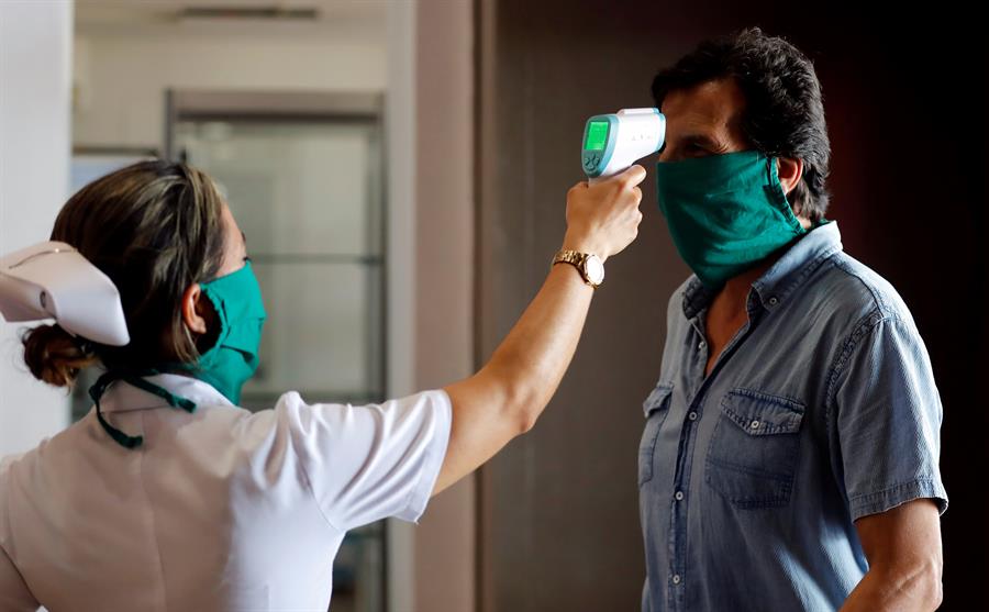 Aumentan en Cuba los casos importados de covid-19 en las últimas semanas