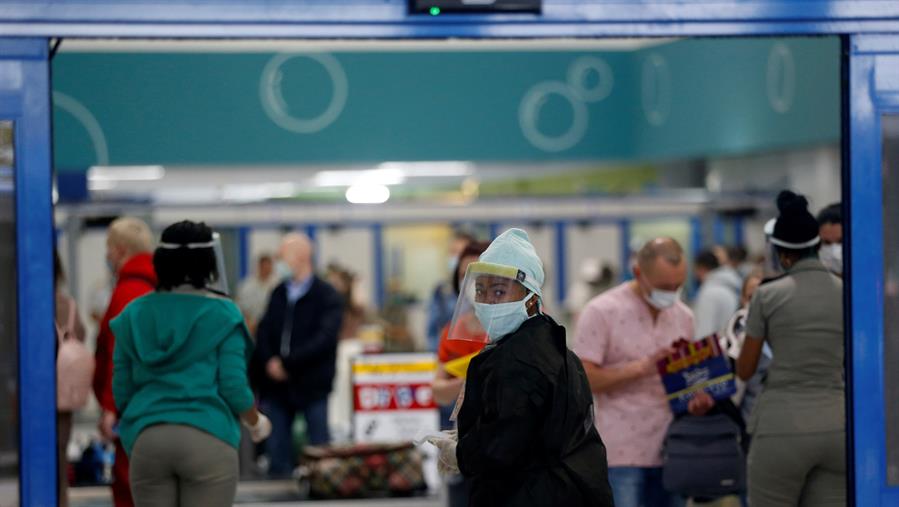 Cuba reporta otros 69 casos de covid-19, la mayoría importados