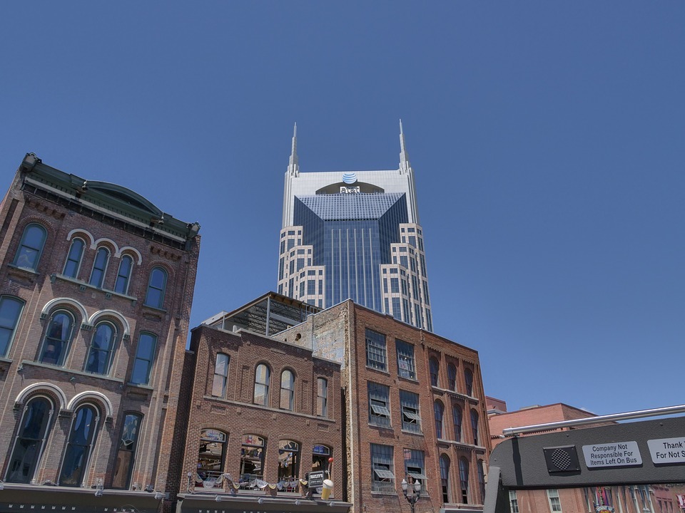 FBI investiga si la explosión en Nashville fue un atentado suicida