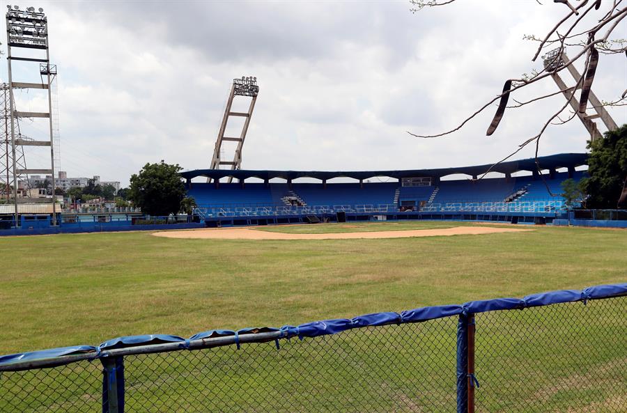 Detectan a un entrenador de béisbol cubano contagiado de covid-19