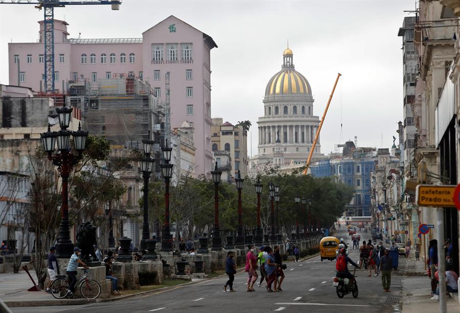El coronavirus pone en jaque a Cuba en su peor momento económico